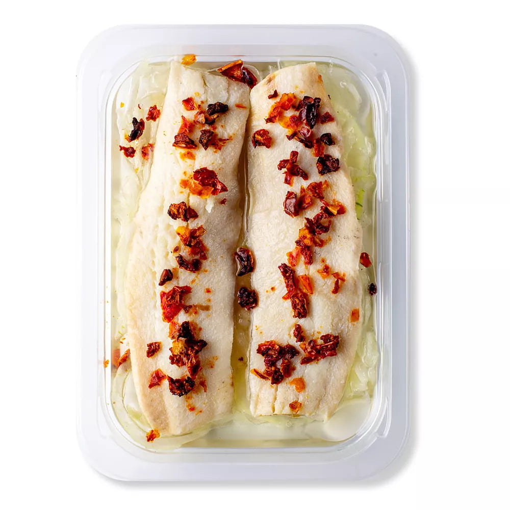 *MANUFAKTURA RYBNA Filety śledziowe marynowane z suszonymi pomidorami (250 g)